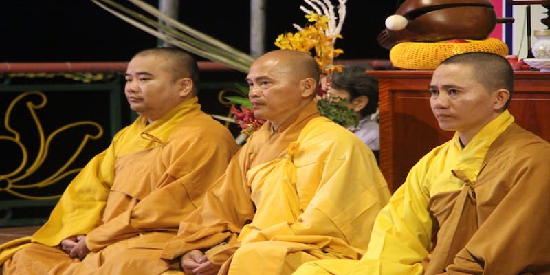 Tới Chùa Long Phước để tham dự lễ Phật Đản