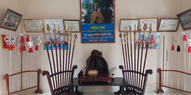 Tham quan chùa cần mặc trang phục phù hợp