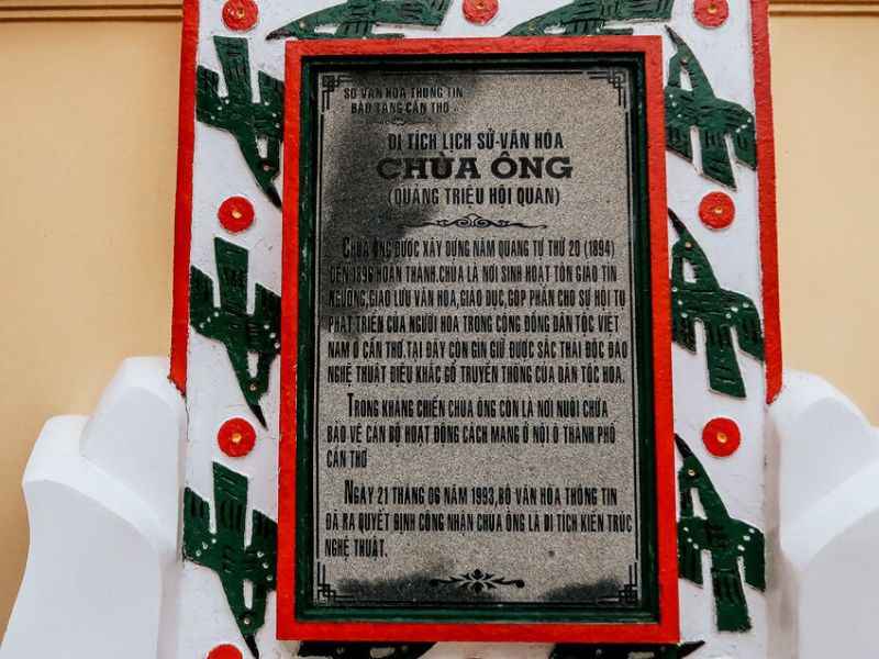 Chùa Ông dần trở thành địa điểm thăm quan thú vị