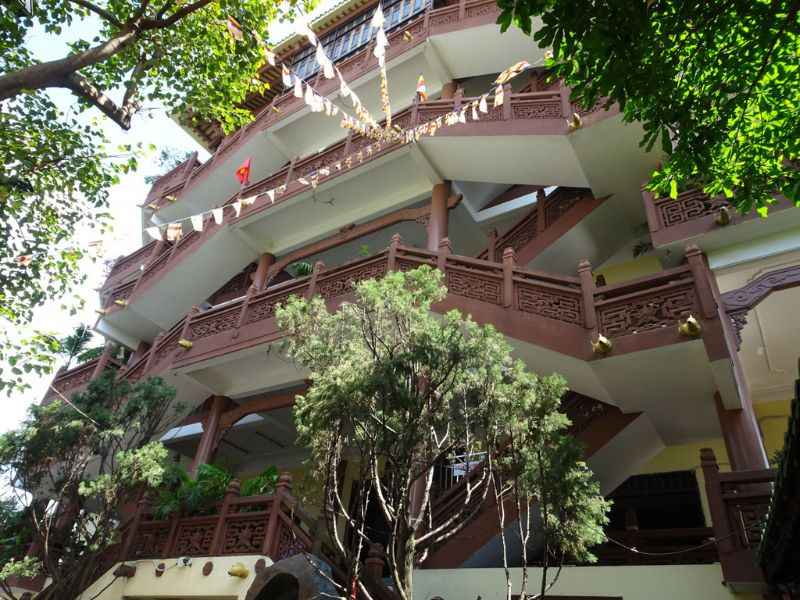 Kiến trúc cổ kính của ngôi chùa hàng đầu Tây Đô