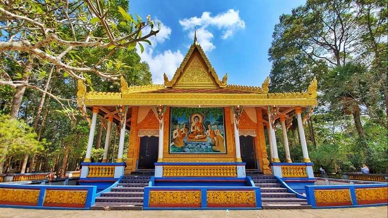 Chùa Rơi là không gian tâm linh nổi tiếng