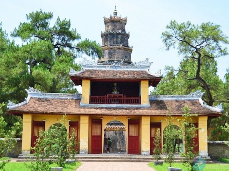 Khám phá 3 lối đi ở cổng Tam Quan