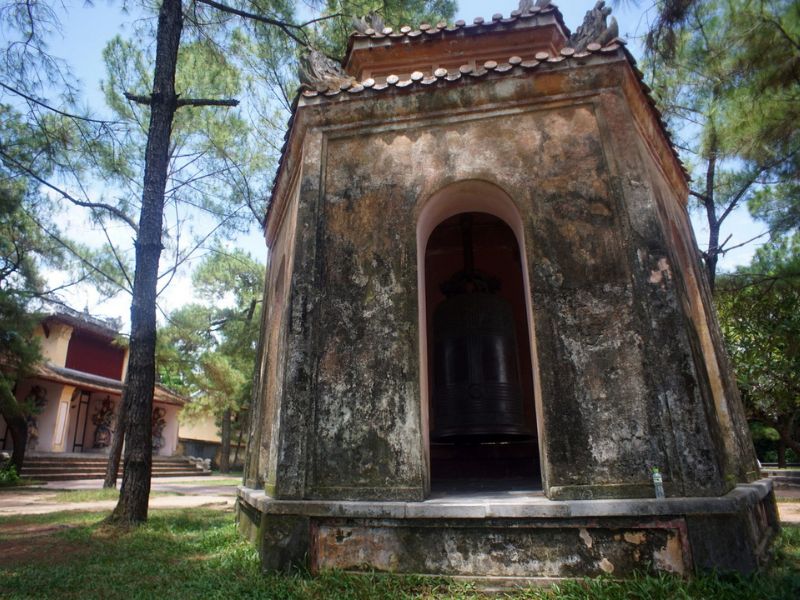 Ngắm nhìn chiếc đại chung lớn nhất của chùa