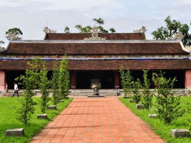 Chiêm ngưỡng vẻ đẹp hùng tráng của điện Đại Hùng