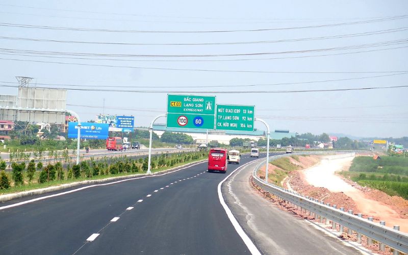 Có nhiều cách để di chuyển tới đền