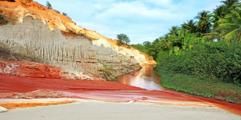 Có nhiều hoạt động hấp dẫn khi đến suối Tiên