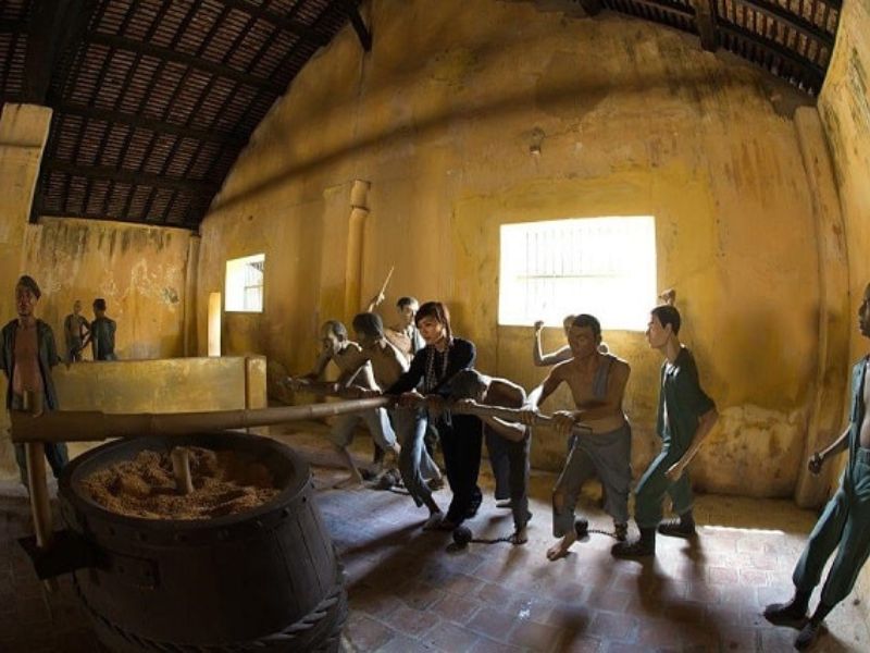 Còn nhiều cách tra tấn dã man khác mà chiến sĩ phải chịu