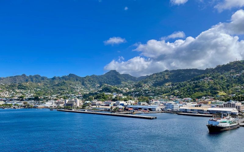 Công dân Việt Nam không cần visa St.Vincent & Grenadines
