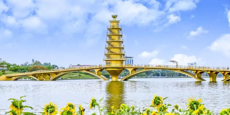 Du khách được tận hưởng không gian tuyệt vời