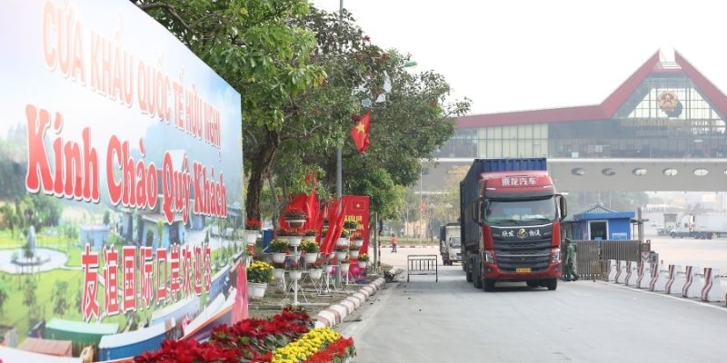 Mọi người có thể kết hợp tham quan khu di tích Hữu Nghị Quan