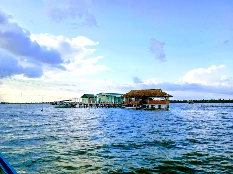 Đoạn đường di chuyển tới đầm cũng rất dễ tìm