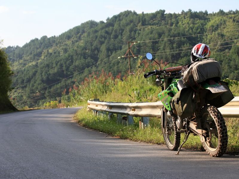 Tự lái ô tô xe máy là trải nghiệm tuyệt vời khi du lịch Vân Long