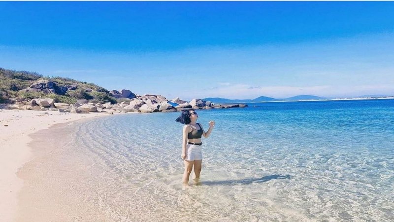 Dạo chơi bên bãi cát trắng mịn ngắm cảnh đẹp