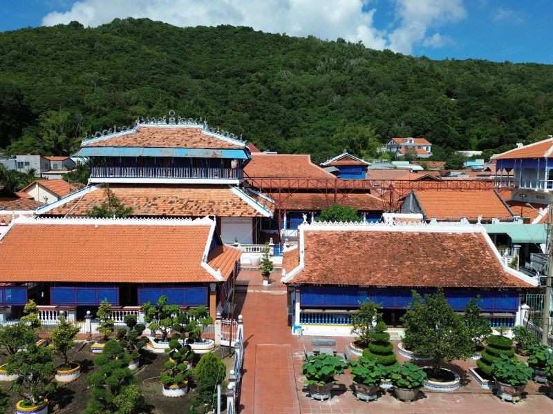 Đền Ông Trần là điểm đến văn hóa hấp dẫn tại Long Sơn