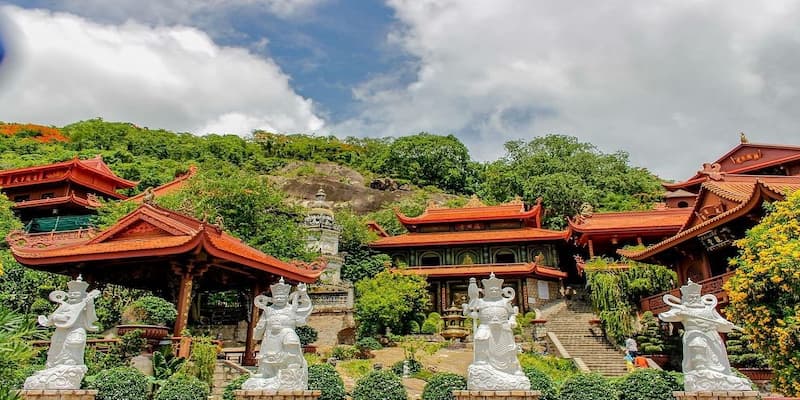 Chùa Hàng nét đẹp cổ kính trên đảo