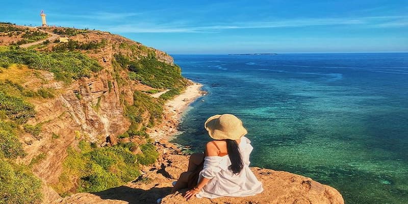 Check-in trên miệng núi lửa đỉnh Thới Lới