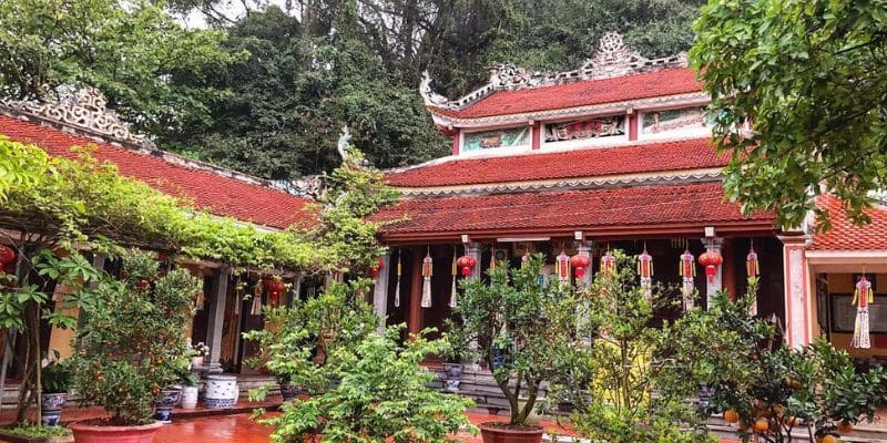 Dạo một vòng quanh chùa để cảm nhận được vẻ đẹp của nơi đây