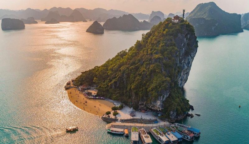 Đảo Ti Tốp thuộc vịnh Hạ Long