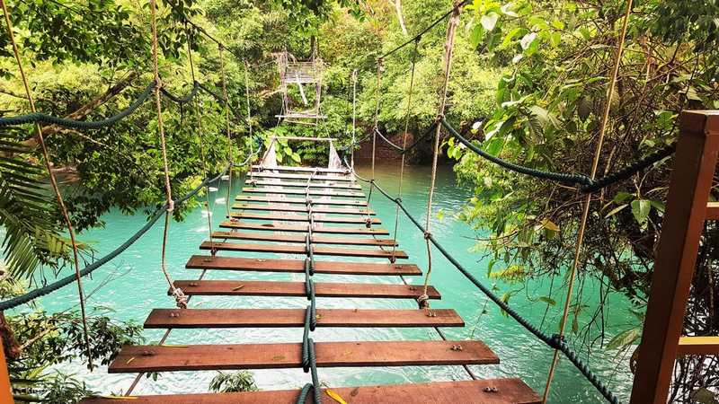 Đặt tour kết hợp liên hệ với NVK Travel tư vấn