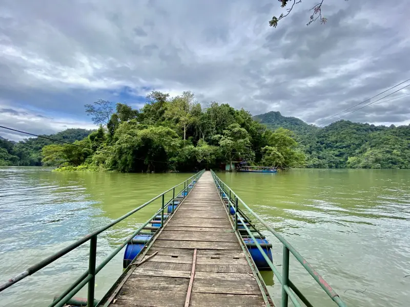 Đền An Mã nằm trên đảo An Mã thuộc hồ Ba Bể