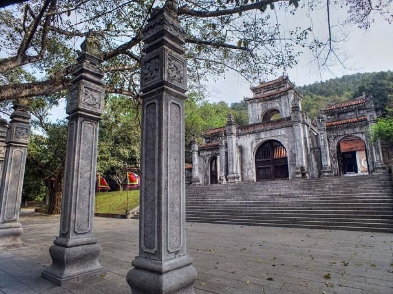 Tóm tắt qua về đền Bà Triệu