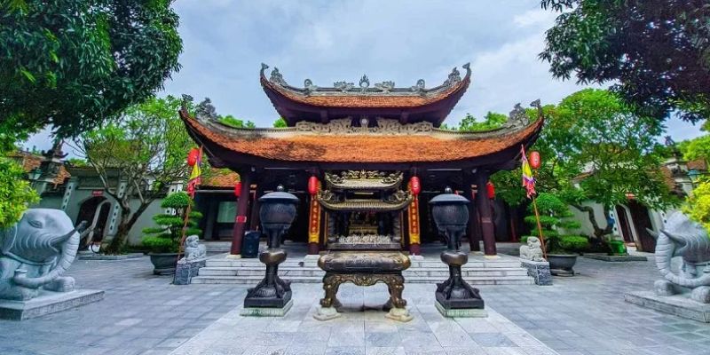 Chính điện là nơi linh thiêng, trung tâm của toàn bộ khu đền