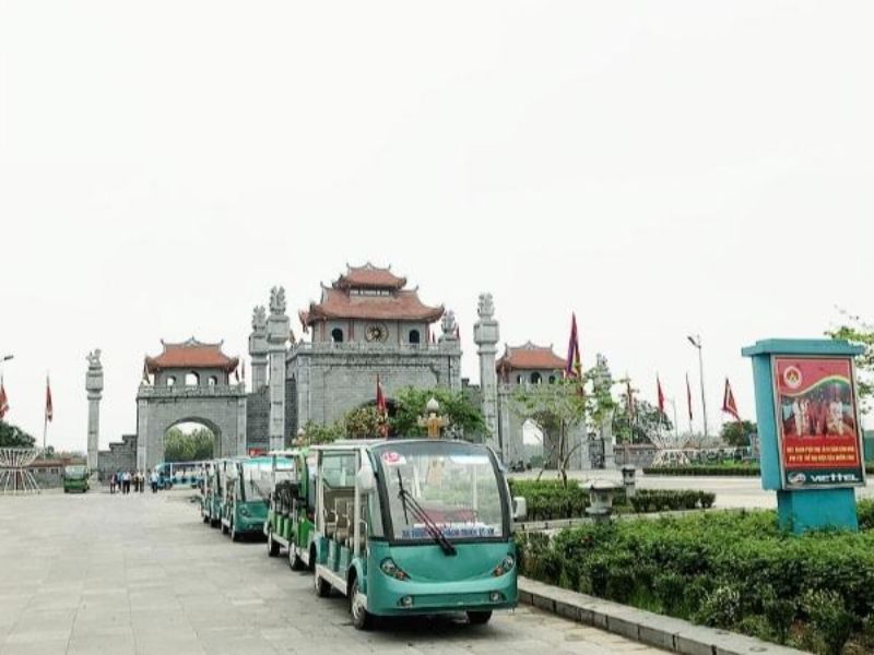 Di chuyển đến khu du lịch đền vua Hùng thuận tiện