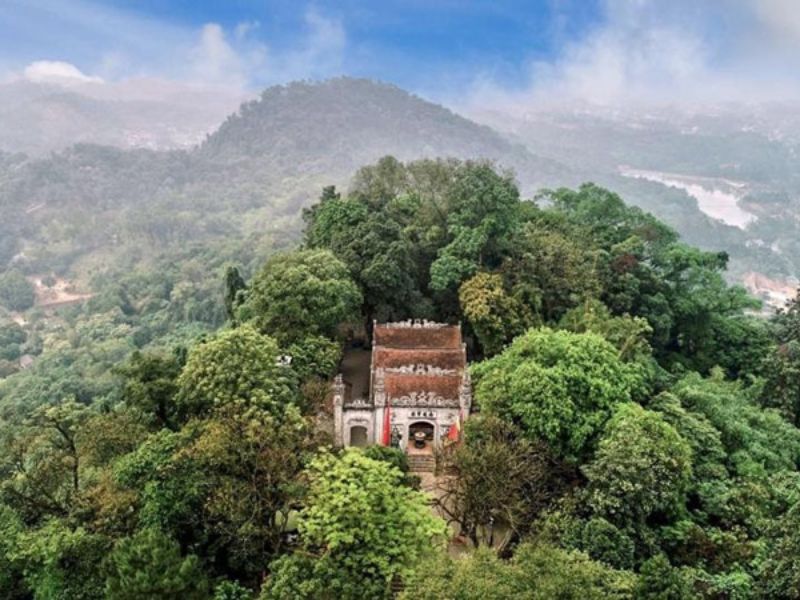 Đền Hùng là khu di tích lịch sử tại thành phố Việt Trì, Phú Thọ