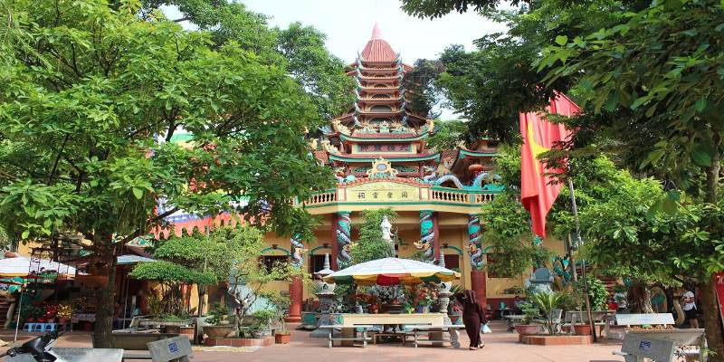 Tham quan Đền Mẫu Đồng Đăng