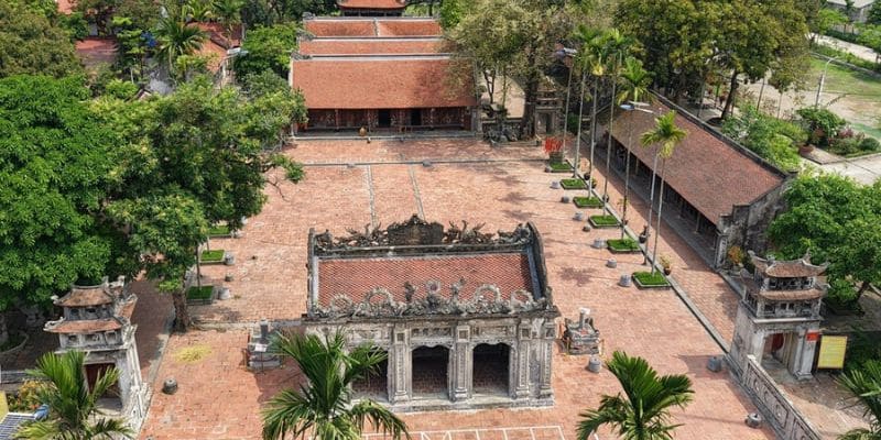 Đền thờ Thánh Nguyễn Minh Không uy nghiêm