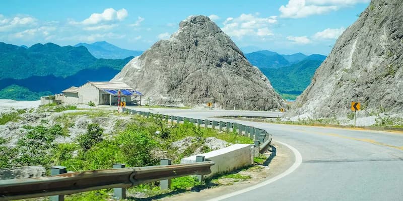 Đèo Thung Khe mang lại vẻ đẹp hớp hồn