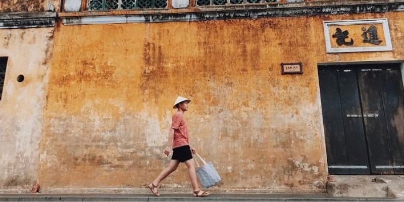 Du khách nên đi bộ để hưởng trọn không khí yên bình ở Hội An