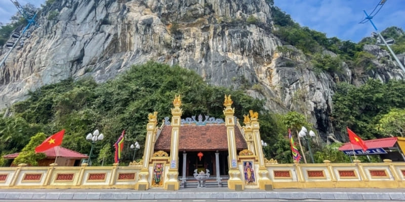 Di chuyển đến núi Bài Thơ vô cùng thuận tiện và dễ dàng