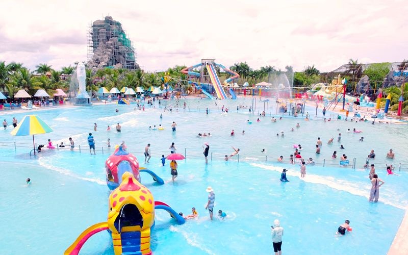 Khu du lịch Nhà Mát là điểm đến lý tưởng cho gia đình