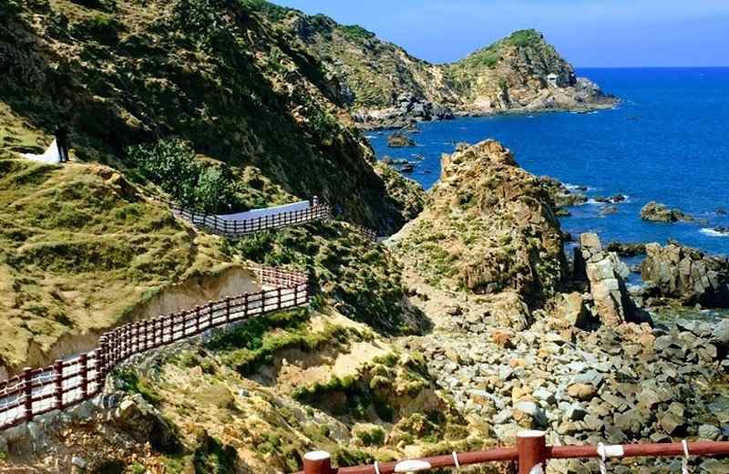 Eo Gió lãng mạn, như một bức tranh thiên nhiên sống động