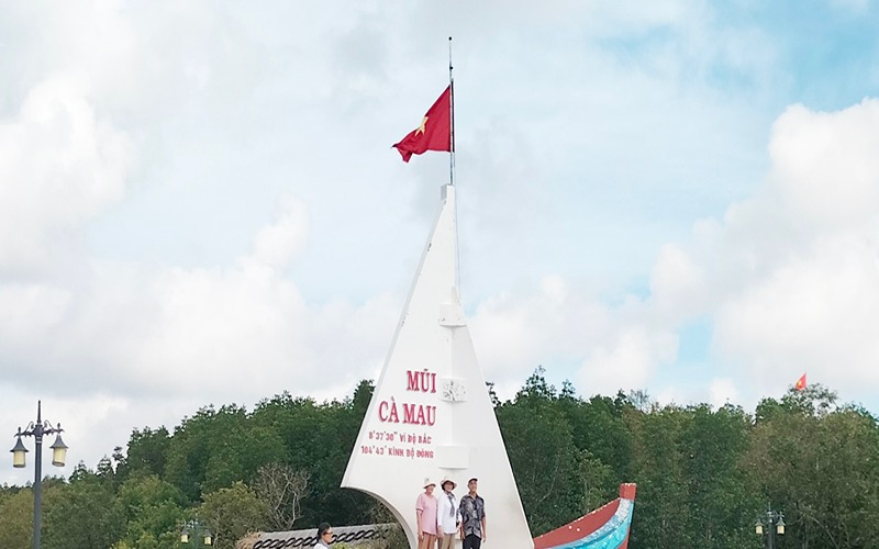 Mũi Cà Mau là điểm cực Nam Tổ quốc