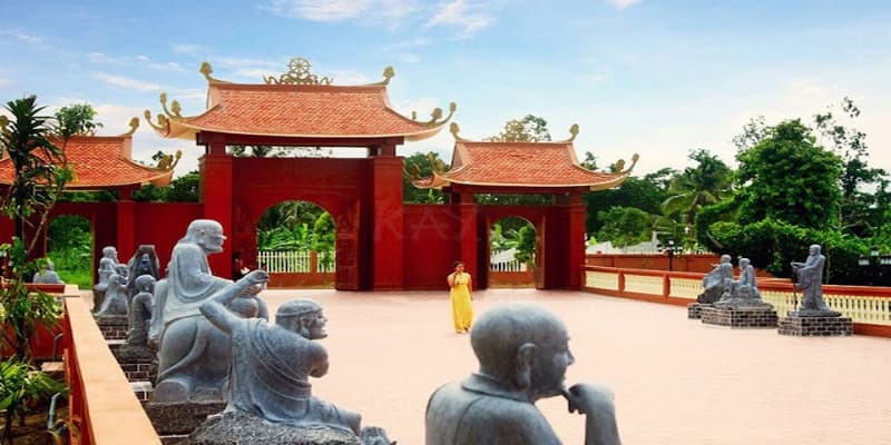 Thiền viện trúc lâm Phương Nam là nơi an tĩnh dành cho du khách đến Cần Thơ