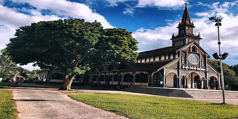 Nhà thờ Gỗ là biểu tượng của địa điểm du lịch Kon Tum.