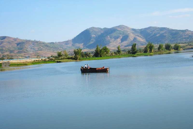 Sông Đăk Bla là biểu tượng thiên nhiên của vùng đất này