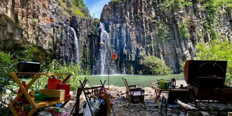 Vực Song kỳ lạ với những trụ đá kiến tạo