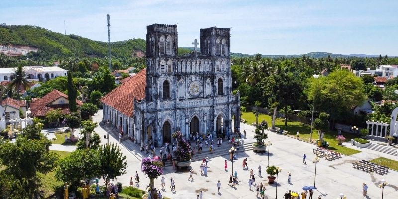 Nhà thờ Mằng Lăng phong cách cổ điển nổi tiếng của Phú Yên