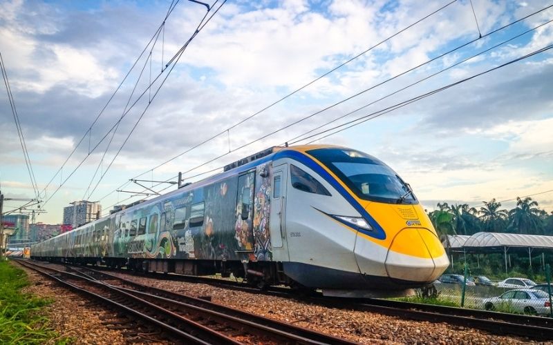 Dịch vụ tàu sắt liên thành phố là phương tiện di chuyển tiện lợi