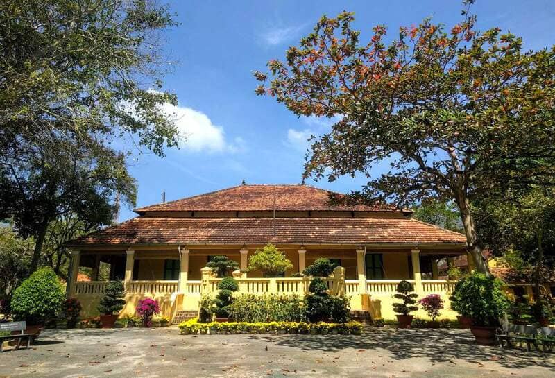 Dinh Chúa Đảo mang vẻ đẹp cổ xưa