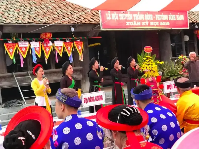 Lựa chọn góc chụp đúng để có những bức hình kỷ niệm đẹp tại Đình Bảng