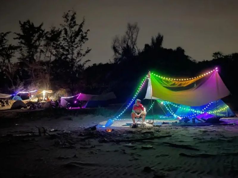 Cắm trại qua đêm và tổ chức tiệc BBQ là ý tưởng tuyệt vời