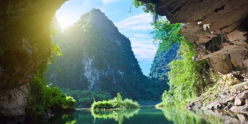 Động Ba Cô đẹp nhất khu du lịch Thung Nham