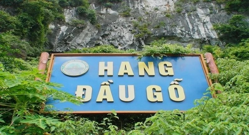 Hang Đầu Gỗ có không gian rộng lớn được chia thành 3 ngăn