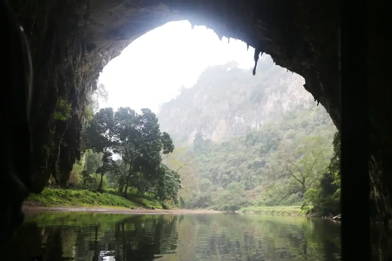 Không gian vừa hoang sơ vừa kỳ bí tại Động Puông