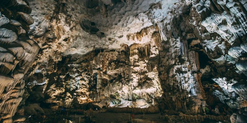 Ngăn cuối của động tạo nên bức tranh huyền ảo, kỳ vĩ