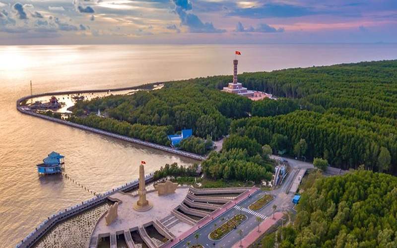 Cà Mau – nơi thiên nhiên, văn hóa, và con người hòa quyện thành bản giao hưởng tuyệt mỹ.